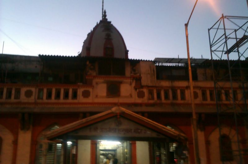 File:Albela Hanuman Mandir Mumbai.jpg