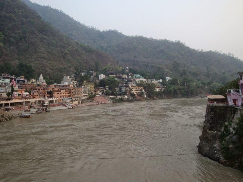 File:Ganga in Rishikesh 4.jpg