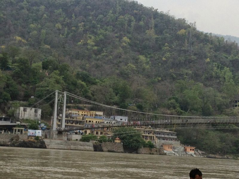 File:Lakshmana jhula in Rishikesh 2.jpg