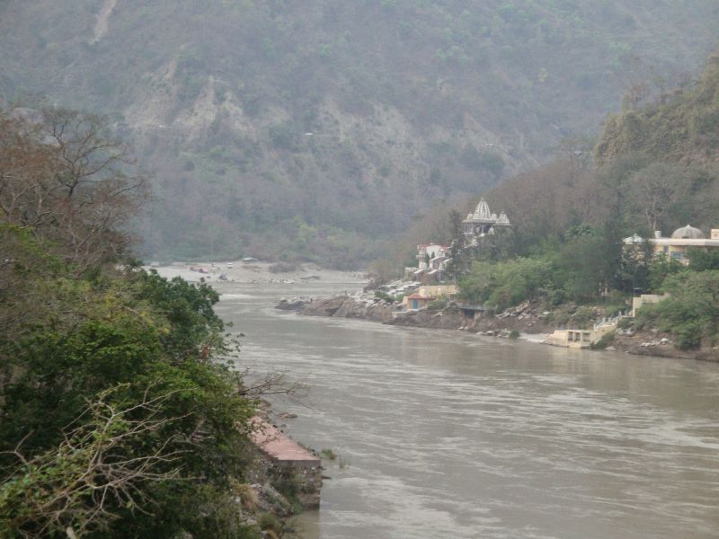 File:Ganga in Rishikesh 1.jpg
