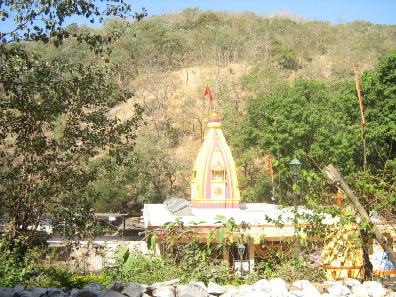 File:Tungaresvar-mahadev-mandir.jpg